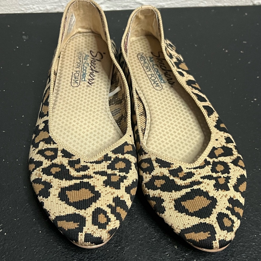 Skechers Women's Cleo Claw-Some Ballet Flat 8.5